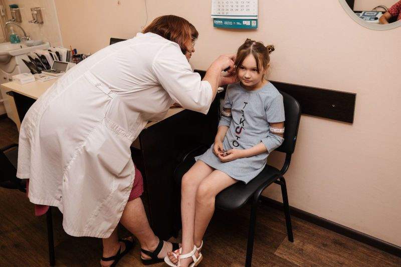 Воспитанники задонской школы-интерната получили слуховые аппараты от благотворительного фонда «Аурика»