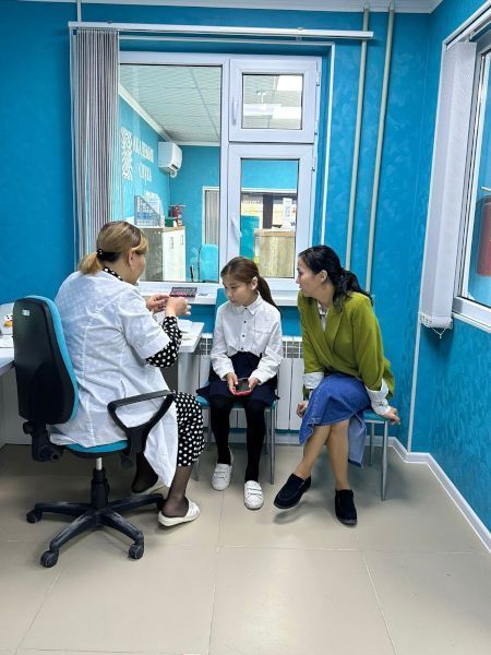 13-летняя Фариза Атенова из Кызылорда получила бесплатно слуховой аппарат от БФ «Аурика»