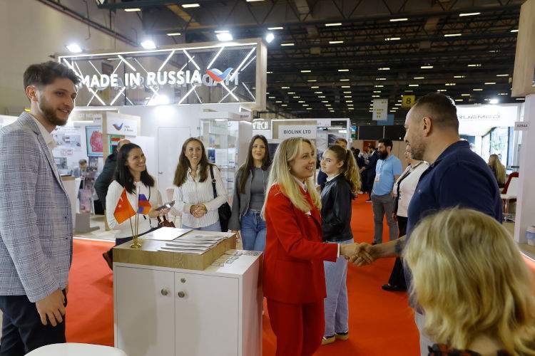 На медицинской выставке в Стамбуле продемонстрировали новые слуховые аппараты «Аурика» На медицинской выставке в Стамбуле продемонстрировали новые слуховые аппараты «Аурика»