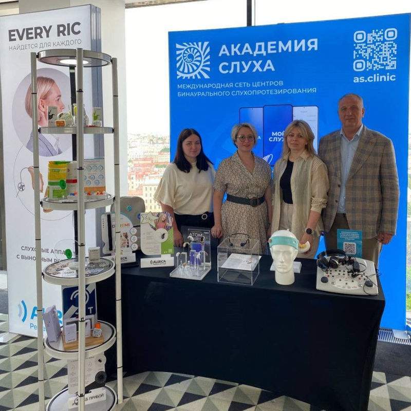 «Академия слуха» представила в Санкт-Петербурге современные технические средства реабилитации для тугоухих пациентовппараты воспитанникам специальной школе-интернате Задонска