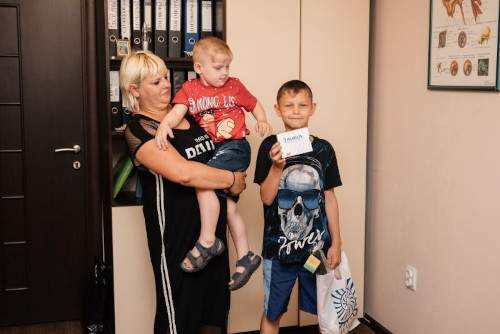 Воспитанники задонской школы-интерната получили слуховые аппараты от благотворительного фонда «Аурика»