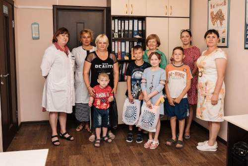 Воспитанники задонской школы-интерната получили слуховые аппараты от благотворительного фонда «Аурика»