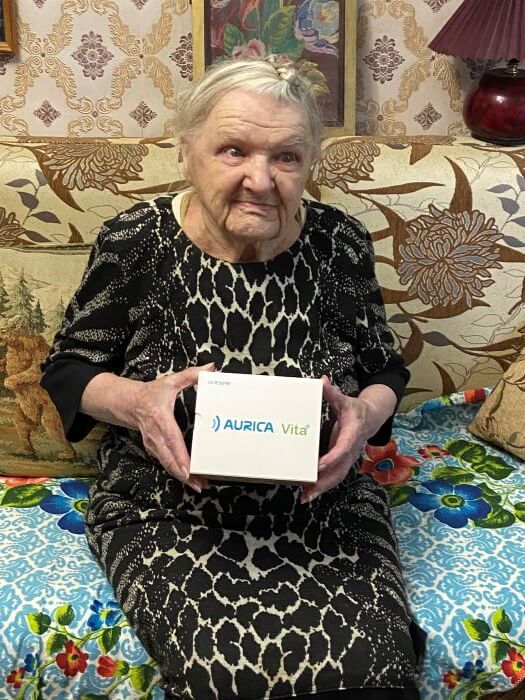 К 100-летнему юбилею ветеран труда получила слуховой аппарат в рамках благотворительной инициативы «Аурики» и «Академии слуха» К 100-летнему юбилею ветеран труда получила слуховой аппарат в рамках благотворительной инициативы «Аурики» и «Академии слуха»