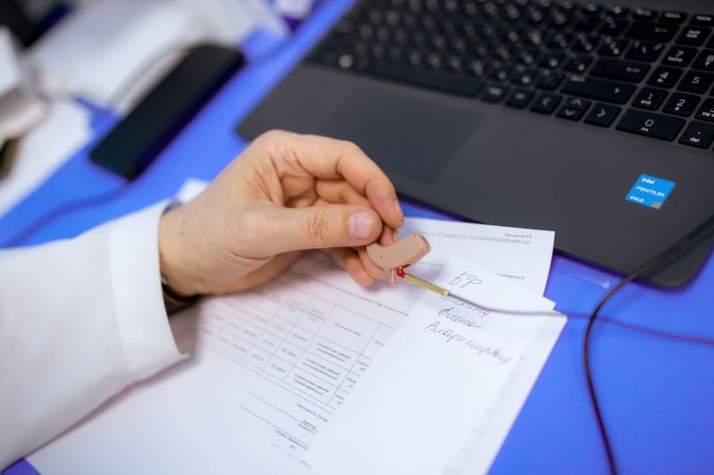 Хороший слух спустя 20 лет: еще один слуховой аппарат выдан благотворительным фондом «Аурика» в Самаре